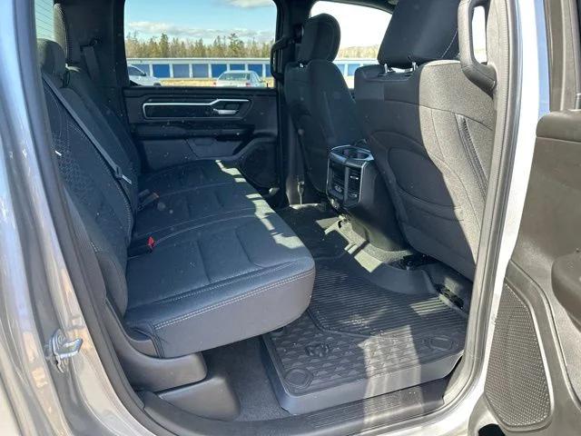 2025 Ram 1500 Big Horn Crew Cab 4x4 5'7" Box