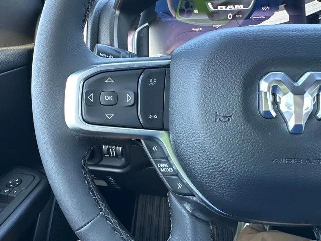 2025 Ram 1500 Big Horn Crew Cab 4x4 5'7" Box