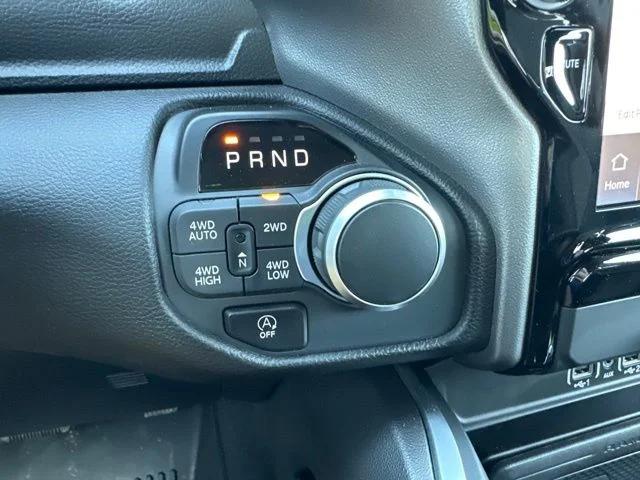 2025 Ram 1500 Big Horn Crew Cab 4x4 5'7" Box
