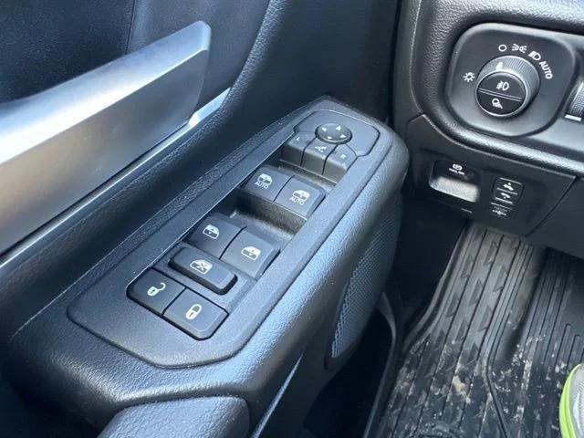 2025 Ram 1500 Big Horn Crew Cab 4x4 5'7" Box