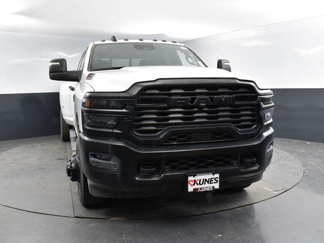 2025 RAM Ram 3500 RAM 3500 TRADESMAN CREW CAB 4X4 8 BOX