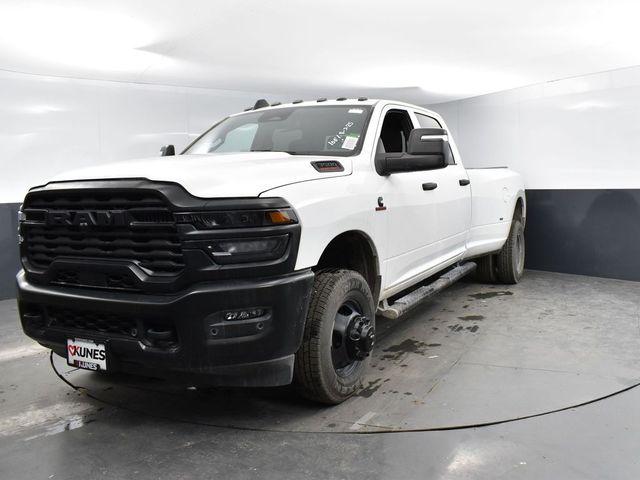 2025 RAM Ram 3500 RAM 3500 TRADESMAN CREW CAB 4X4 8 BOX