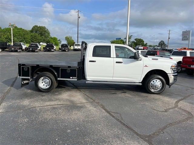 2025 RAM Ram 3500 RAM 3500 TRADESMAN CREW CAB 4X4 8 BOX