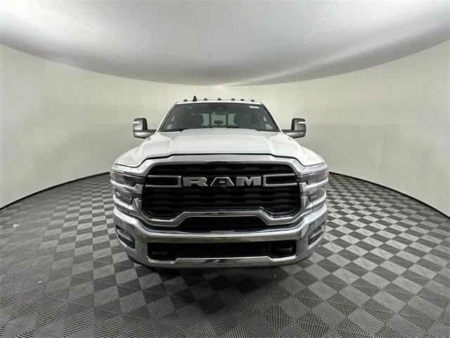 2025 RAM Ram 3500 RAM 3500 TRADESMAN CREW CAB 4X4 8 BOX