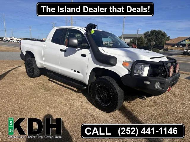 2017 Toyota Tundra SR5 5.7L V8