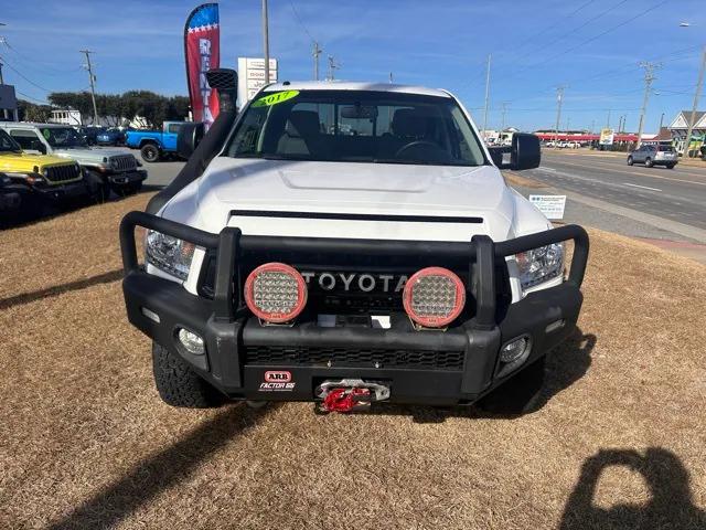 2017 Toyota Tundra SR5 5.7L V8