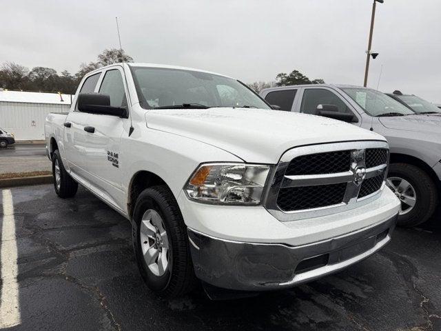 2022 RAM 1500 Classic SLT Crew Cab 4x2 57 Box