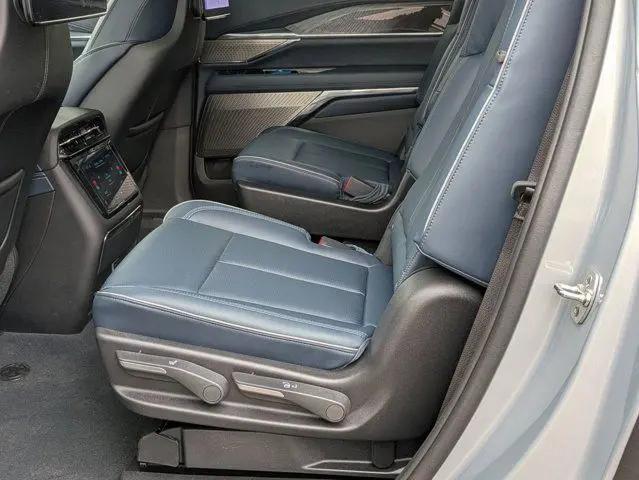 2025 Cadillac Escalade Sport 2
