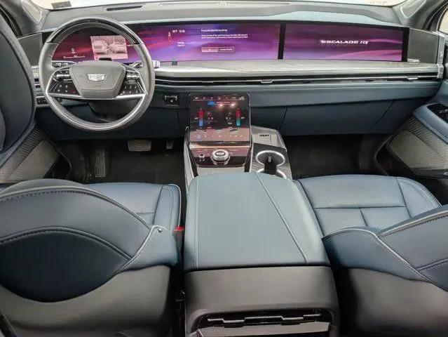 2025 Cadillac Escalade Sport 2