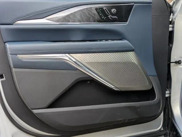 2025 Cadillac Escalade Sport 2