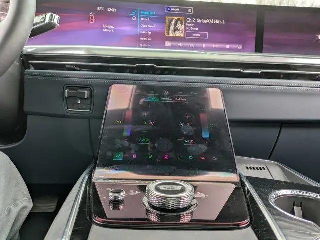 2025 Cadillac Escalade Sport 2