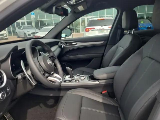 2025 Alfa Romeo Stelvio Sprint AWD