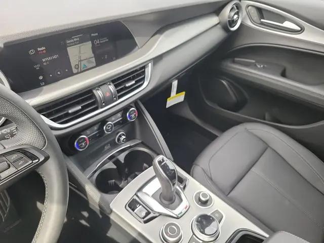 2025 Alfa Romeo Stelvio Sprint AWD