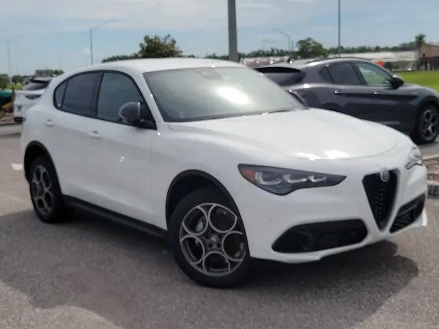 2025 Alfa Romeo Stelvio Sprint AWD