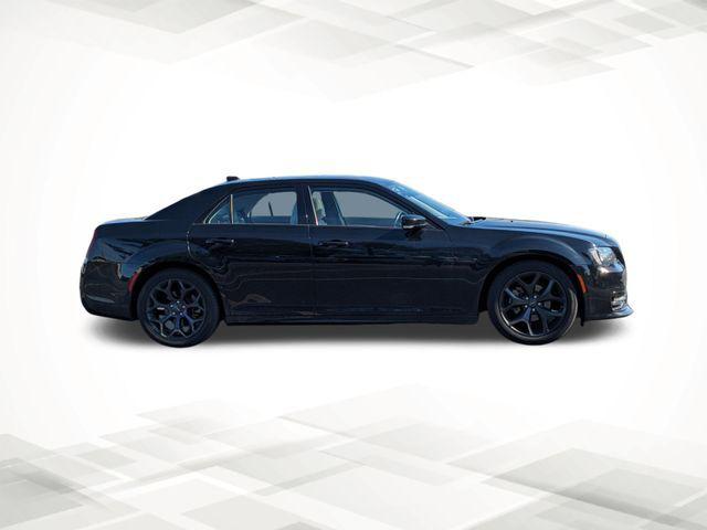 2022 Chrysler 300 Touring L