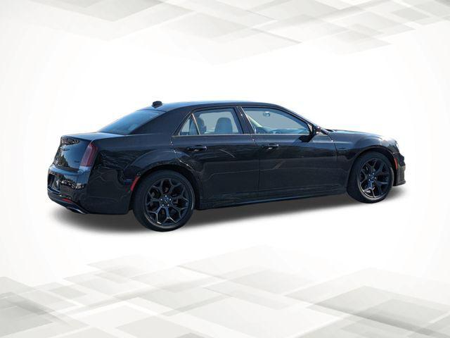 2022 Chrysler 300 Touring L