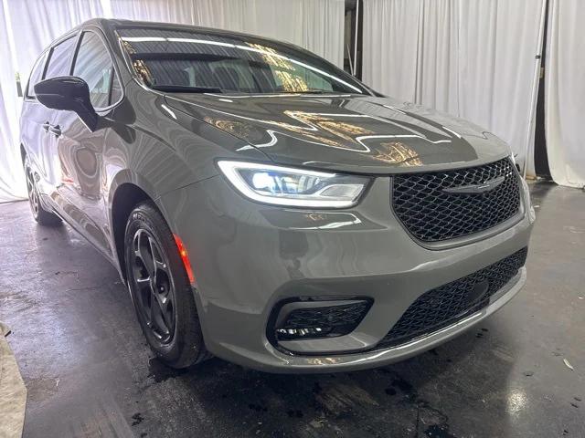 2023 Chrysler Pacifica Hybrid Limited