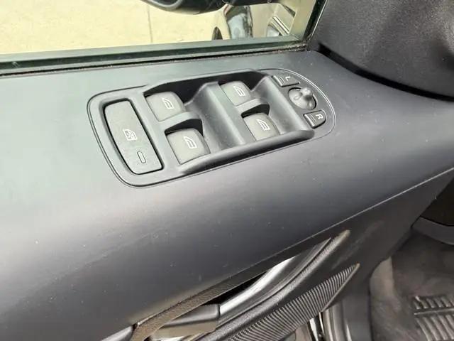 2015 Land Rover LR2 Standard
