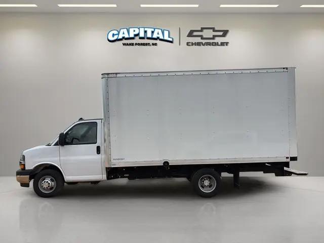2024 Chevrolet Express Cutaway 4500 Van
