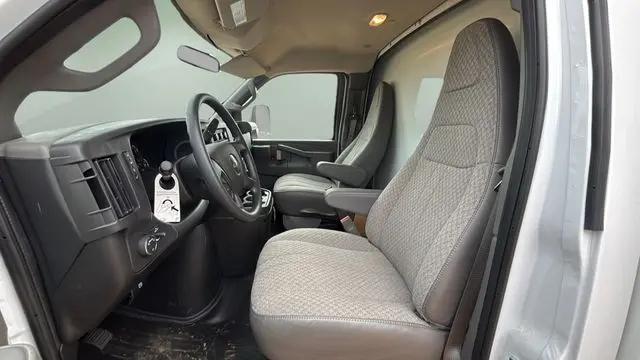2024 Chevrolet Express Cutaway 4500 Van