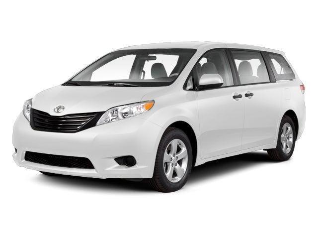 2013 Toyota Sienna LE V6 8 Passenger