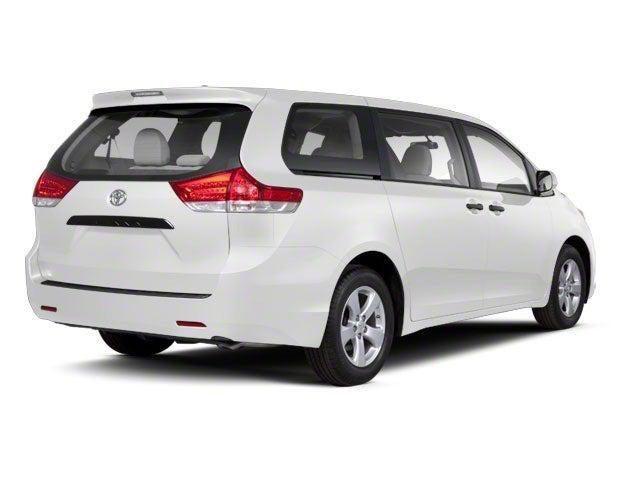 2013 Toyota Sienna LE V6 8 Passenger