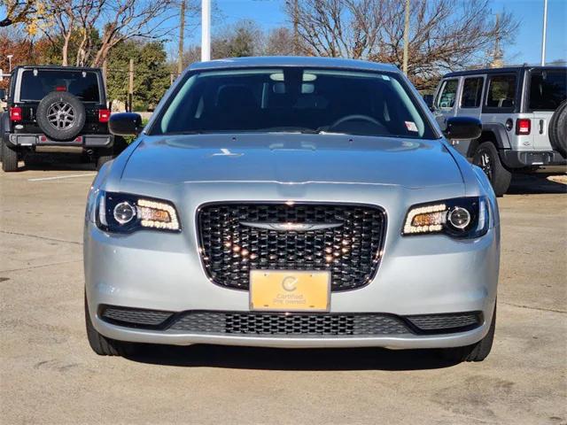 2023 Chrysler 300 Touring