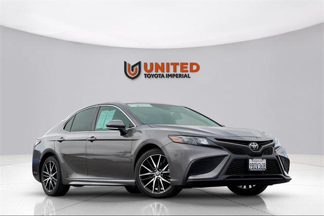 2022 Toyota Camry SE