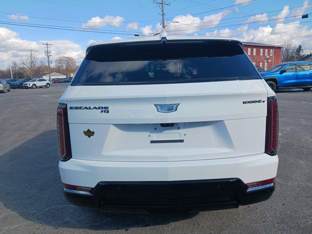 2025 Cadillac Escalade Sport 2