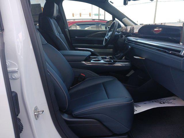2025 Cadillac Escalade Sport 2