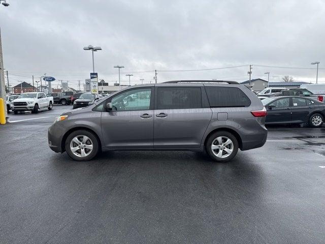 2017 Toyota Sienna LE 8 Passenger