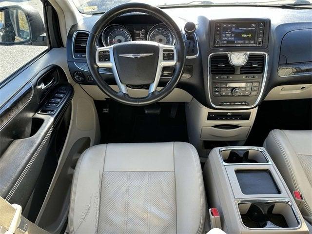 2014 Chrysler Town and Country Touring-L