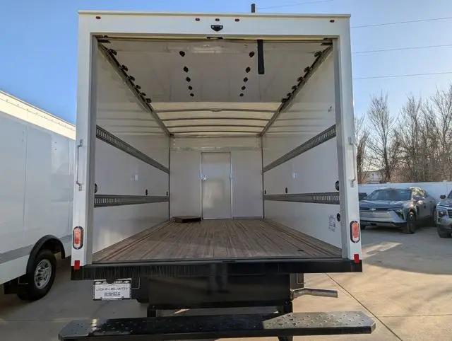 2024 Chevrolet Express Cutaway 4500 Van