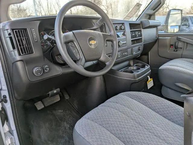 2024 Chevrolet Express Cutaway 4500 Van