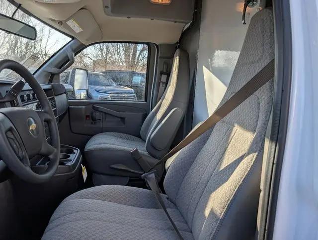 2024 Chevrolet Express Cutaway 4500 Van