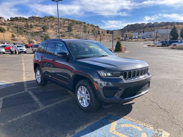 2025 Jeep Grand Cherokee Laredo X 4x4