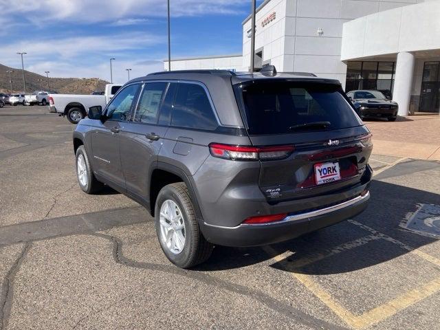 2025 Jeep Grand Cherokee Laredo X 4x4