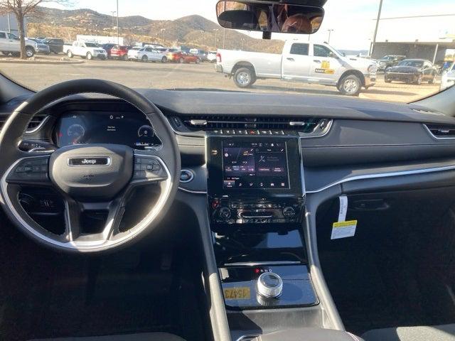 2025 Jeep Grand Cherokee Laredo X 4x4