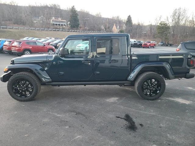 2025 Jeep Gladiator GLADIATOR NIGHTHAWK 4X4