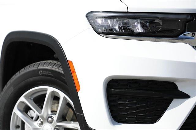 2025 Jeep Grand Cherokee GRAND CHEROKEE LAREDO X 4X4