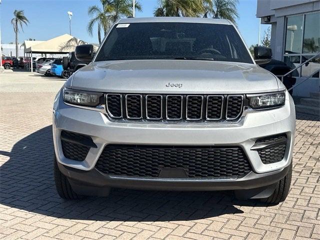 2025 Jeep Grand Cherokee GRAND CHEROKEE LAREDO 4X4