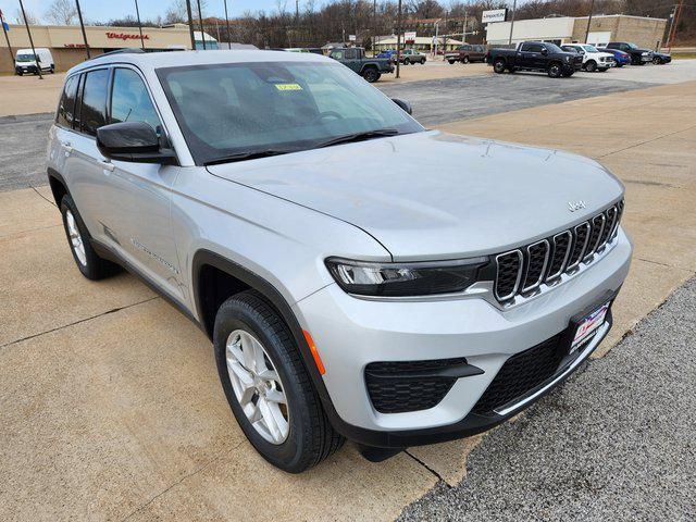 2025 Jeep Grand Cherokee GRAND CHEROKEE LAREDO X 4X4