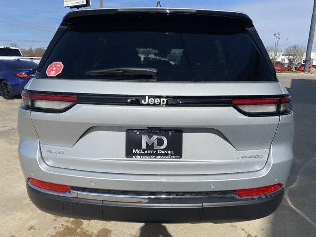 2025 Jeep Grand Cherokee GRAND CHEROKEE LAREDO X 4X4