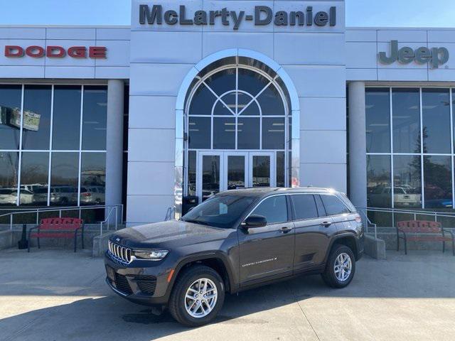 2025 Jeep Grand Cherokee GRAND CHEROKEE LAREDO X 4X4