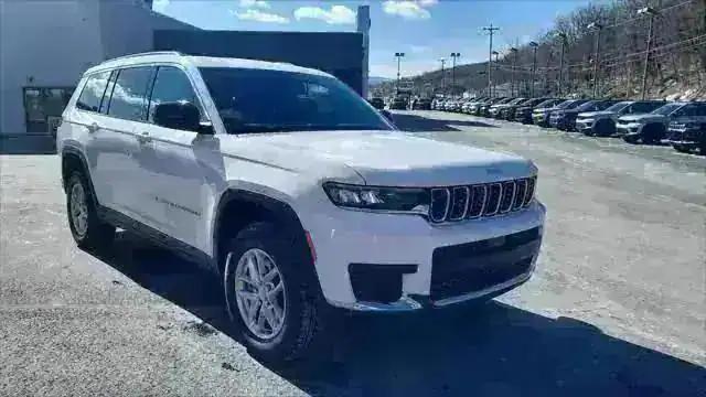 2025 Jeep Grand Cherokee GRAND CHEROKEE L LAREDO X 4X4