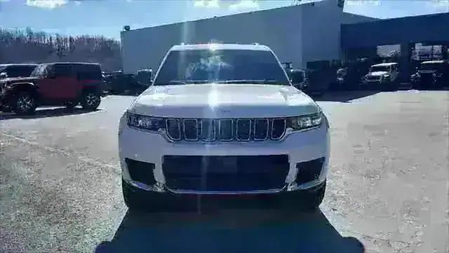 2025 Jeep Grand Cherokee GRAND CHEROKEE L LAREDO X 4X4