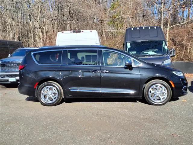 2021 Chrysler Pacifica Limited AWD