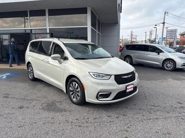 2021 Chrysler Pacifica Hybrid Touring L