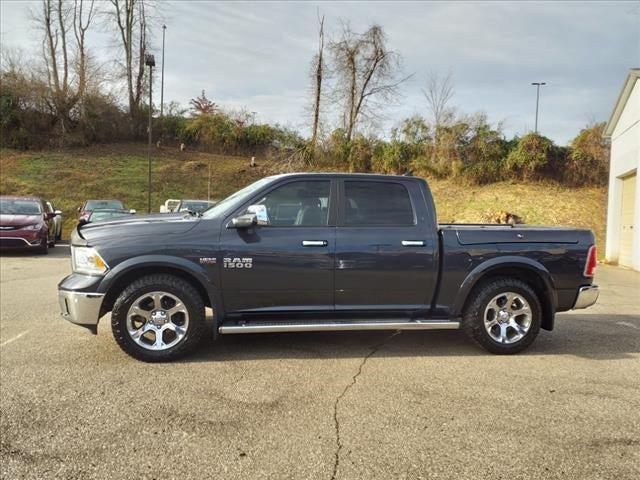 2017 RAM 1500 Laramie Crew Cab 4x4 57 Box