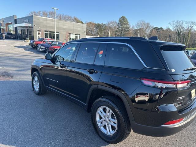 2023 Jeep Grand Cherokee Laredo 4x4